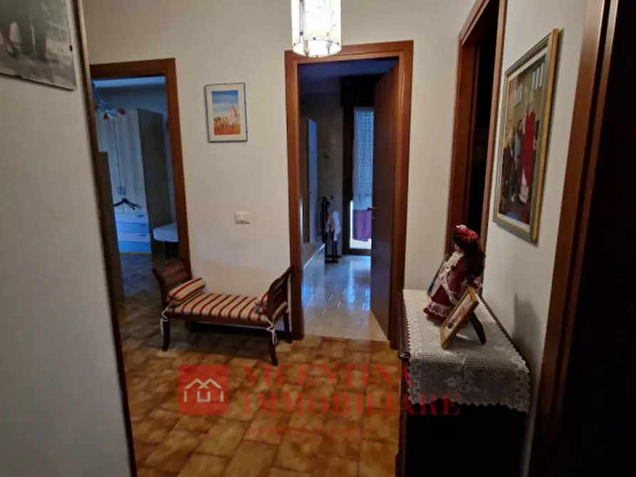 Immagine 9 di Appartamento in vendita  in via G. Chilesotti a Montecchio Maggiore