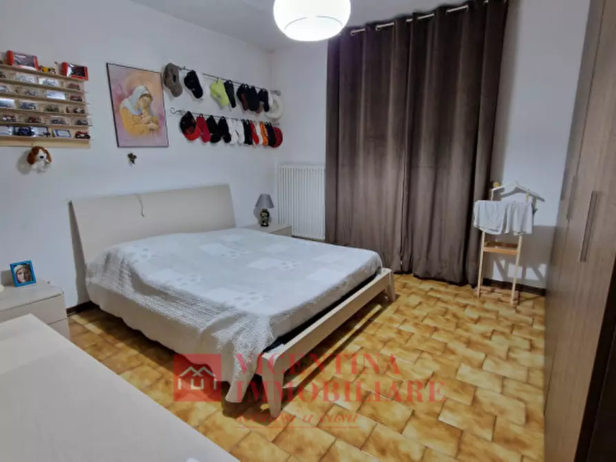 Immagine 12 di Appartamento in vendita  in via G. Chilesotti a Montecchio Maggiore