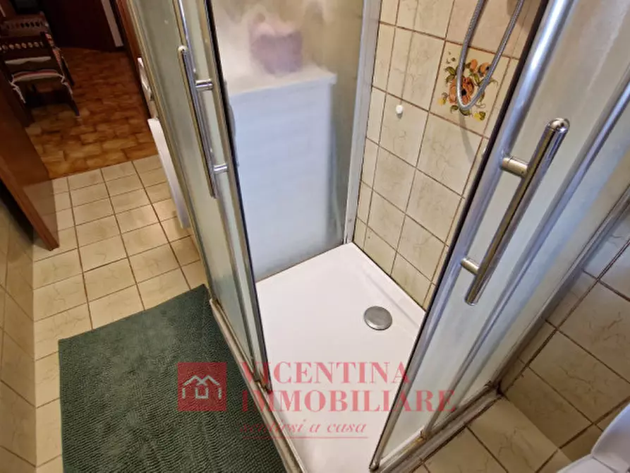 Immagine 18 di Appartamento in vendita  in via G. Chilesotti a Montecchio Maggiore