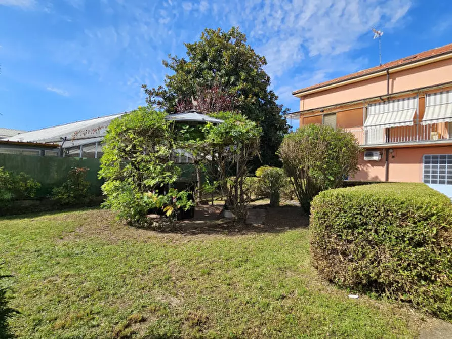 Immagine 6 di Villa in vendita  in CORSO CASALE 289 a Asti