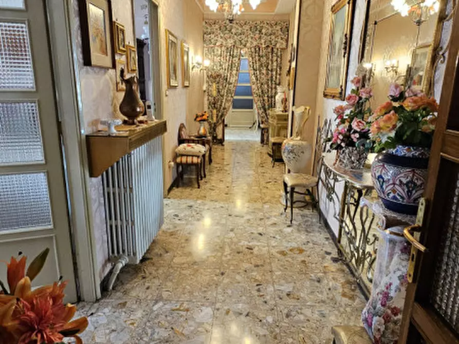 Immagine 10 di Villa in vendita  in CORSO CASALE 289 a Asti