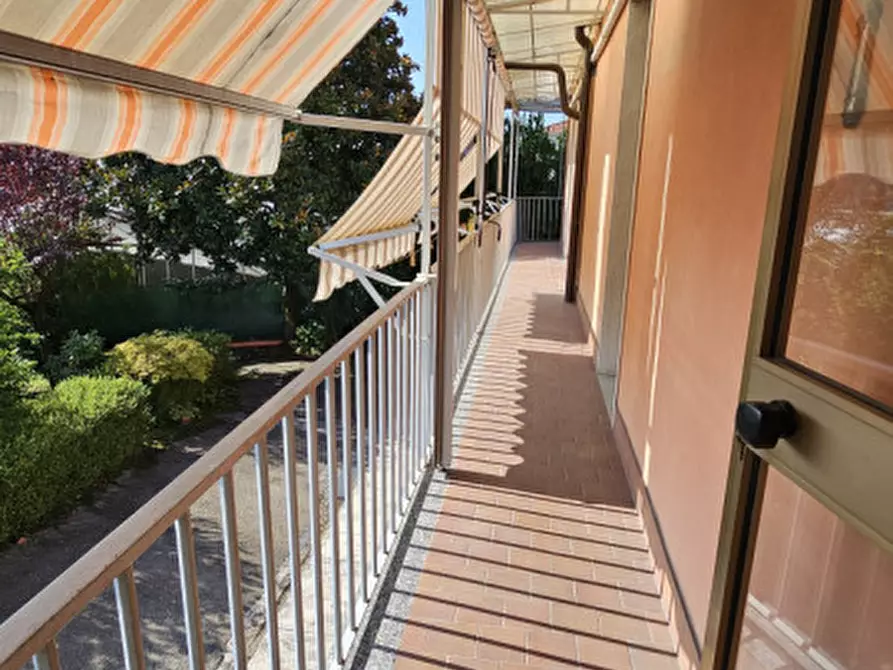 Immagine 21 di Villa in vendita  in CORSO CASALE 289 a Asti