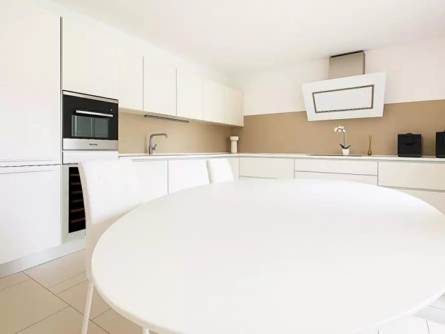 Immagine 7 di Casa bifamiliare in vendita  in via giacomo puccini a Costabissara