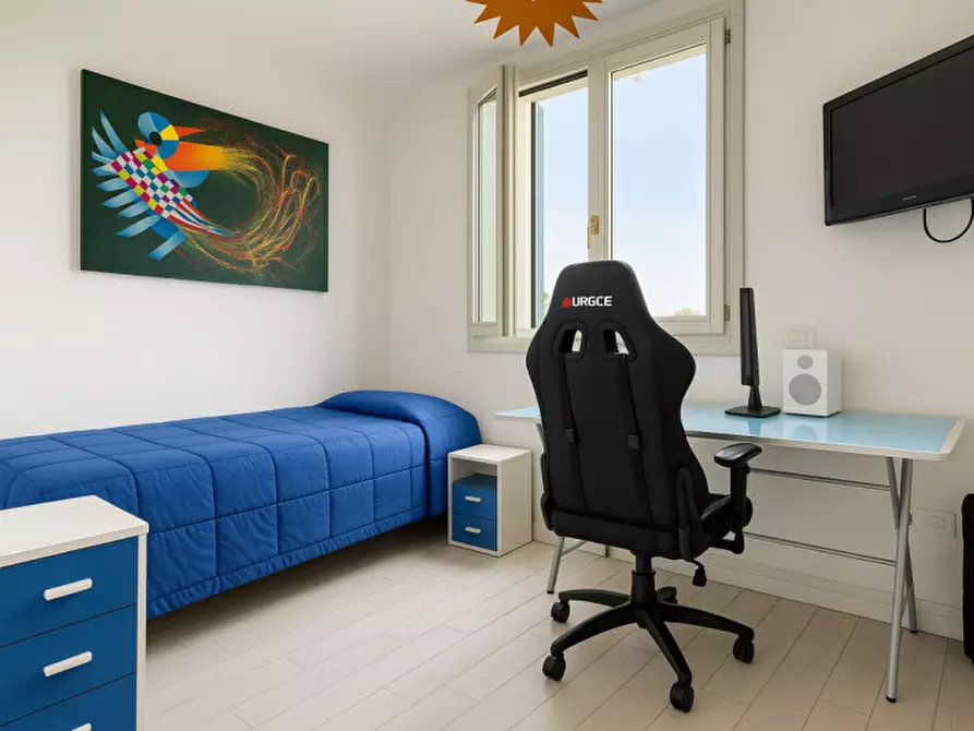 Immagine 12 di Casa bifamiliare in vendita  in via giacomo puccini a Costabissara