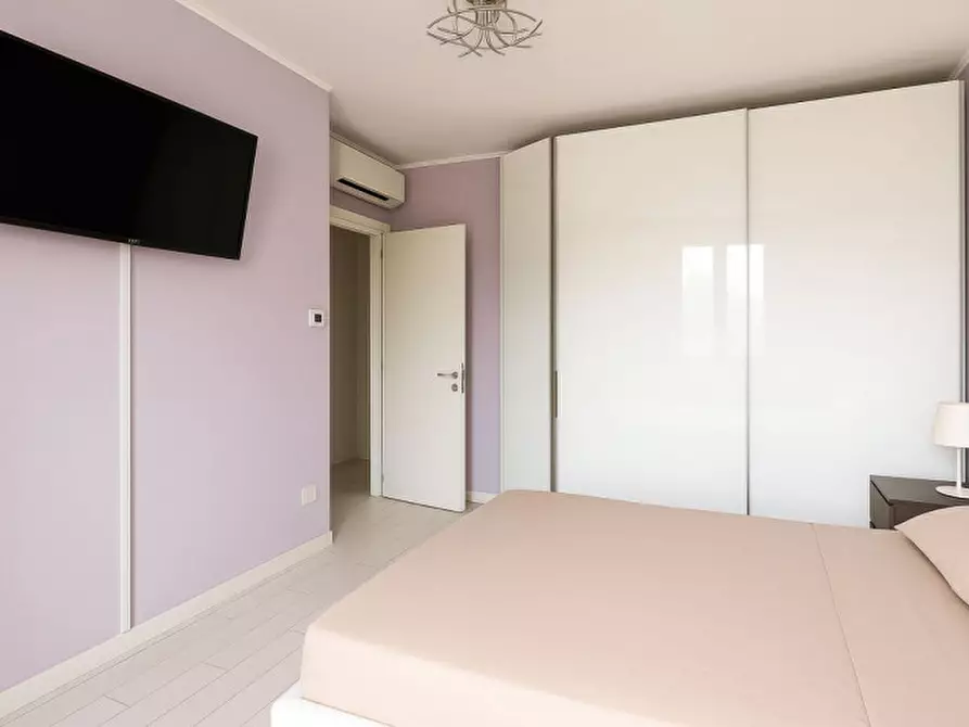 Immagine 17 di Casa bifamiliare in vendita  in via giacomo puccini a Costabissara