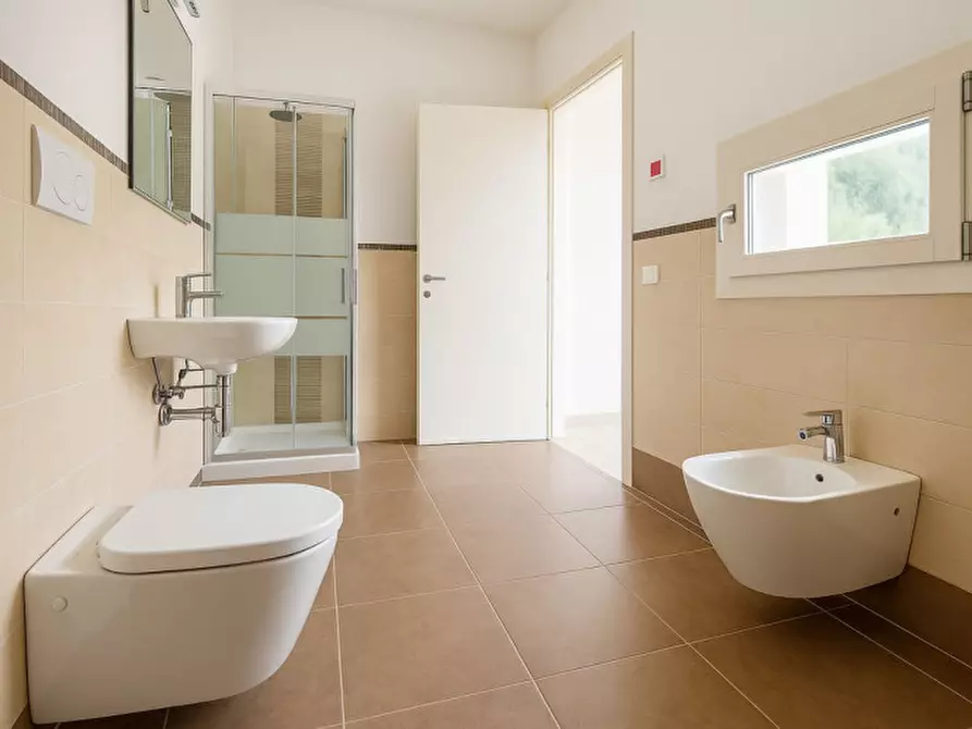 Immagine 25 di Casa bifamiliare in vendita  in via giacomo puccini a Costabissara