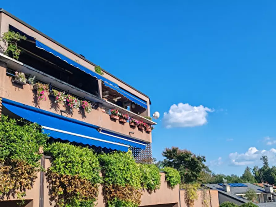 Immagine 3 di Appartamento in vendita  in Via XXIV Maggio 84 a Leggiuno