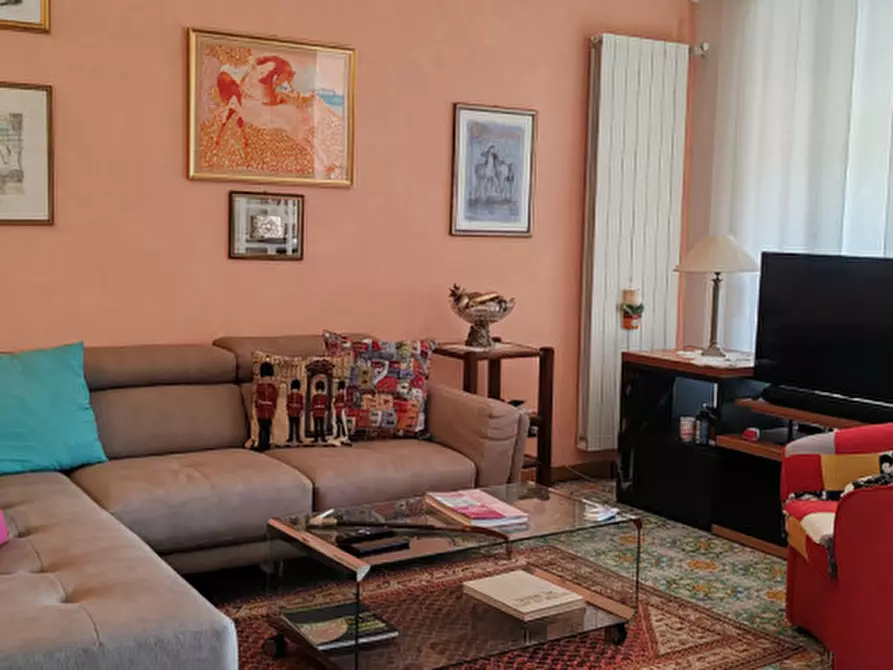 Immagine 5 di Appartamento in vendita  in Via XXIV Maggio 84 a Leggiuno