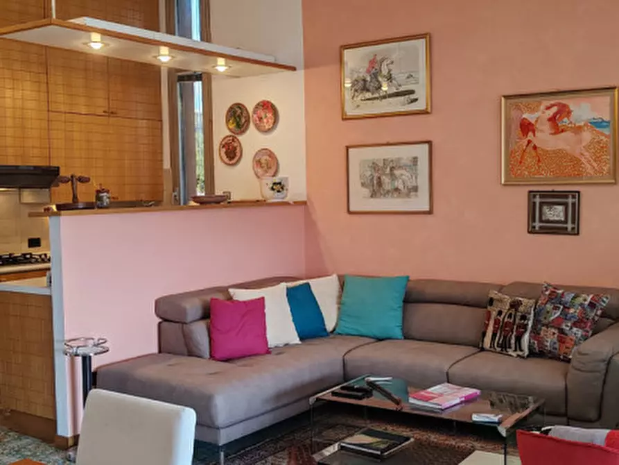 Immagine 5 di Appartamento in vendita  in Via XXIV Maggio 84 a Leggiuno