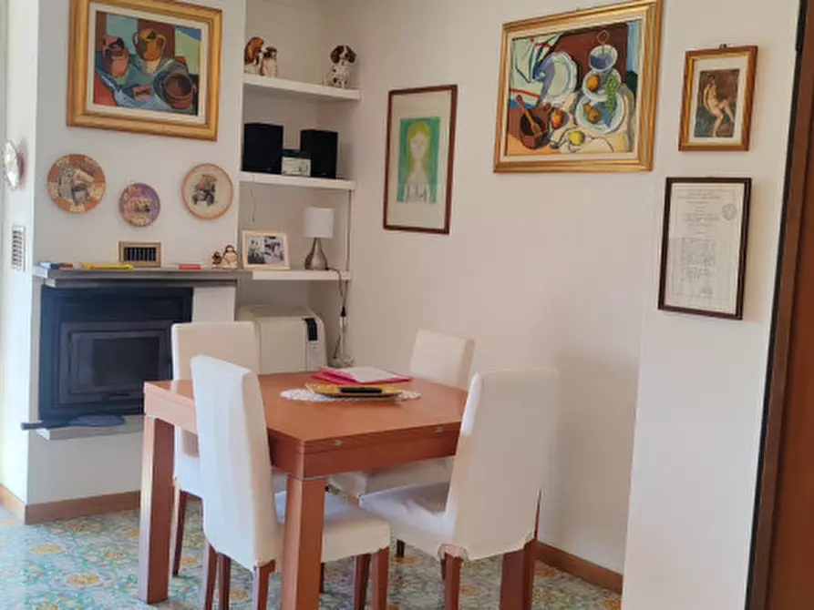 Immagine 7 di Appartamento in vendita  in Via XXIV Maggio 84 a Leggiuno