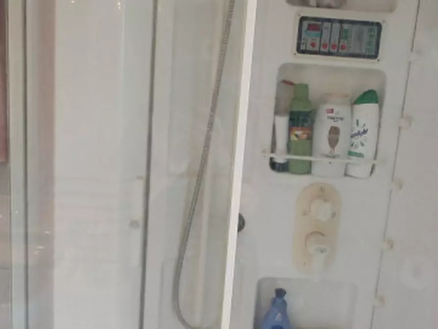 Immagine 15 di Appartamento in vendita  in Via XXIV Maggio 84 a Leggiuno