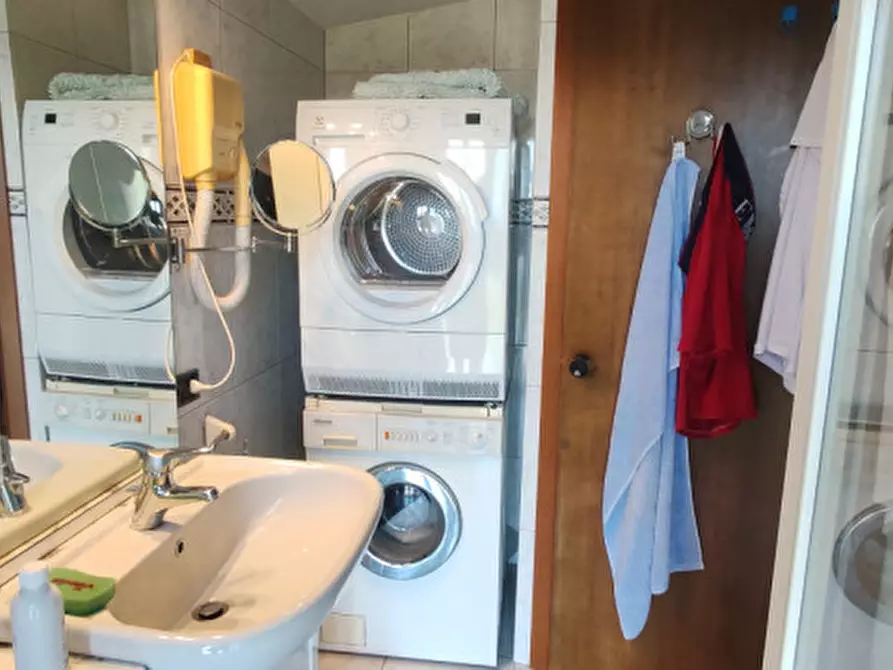 Immagine 17 di Appartamento in vendita  in Via XXIV Maggio 84 a Leggiuno