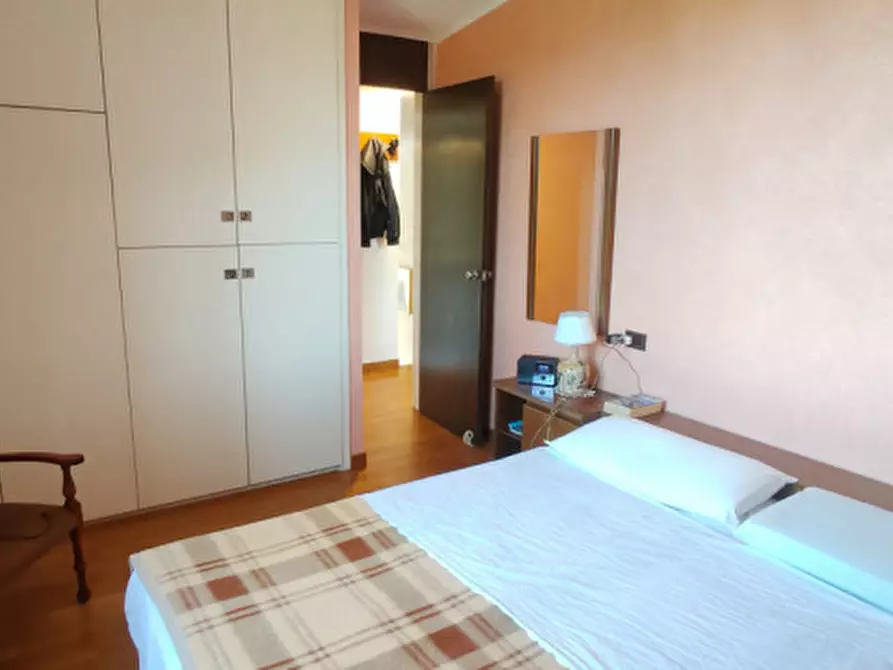 Immagine 19 di Appartamento in vendita  in Via XXIV Maggio 84 a Leggiuno
