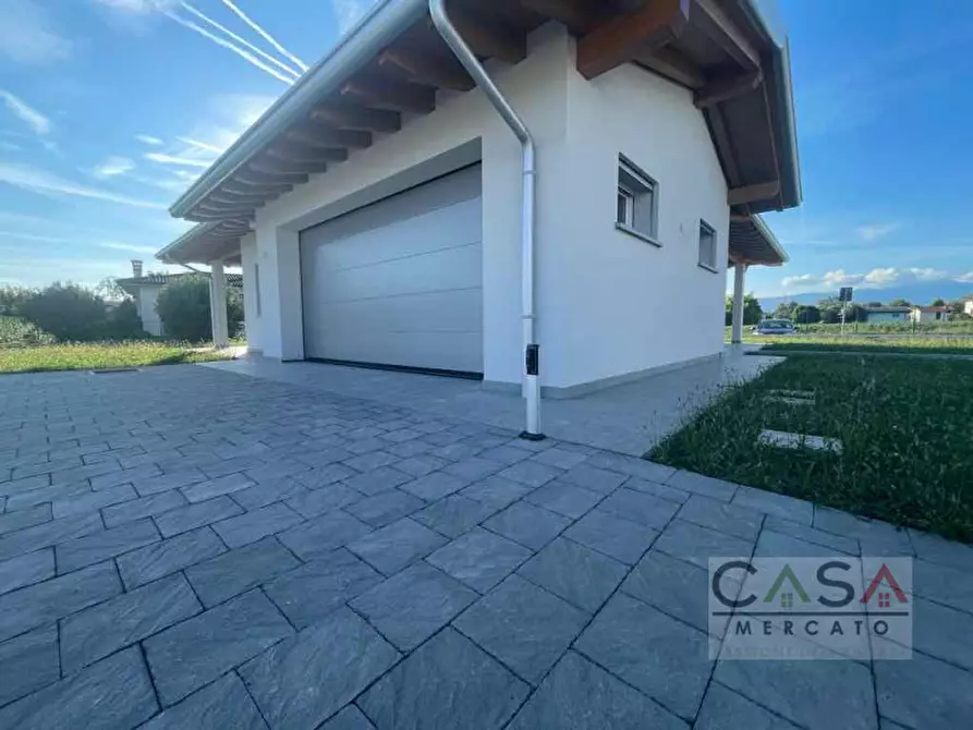 Immagine 4 di Casa indipendente in vendita  in via viezzi a Azzano Decimo