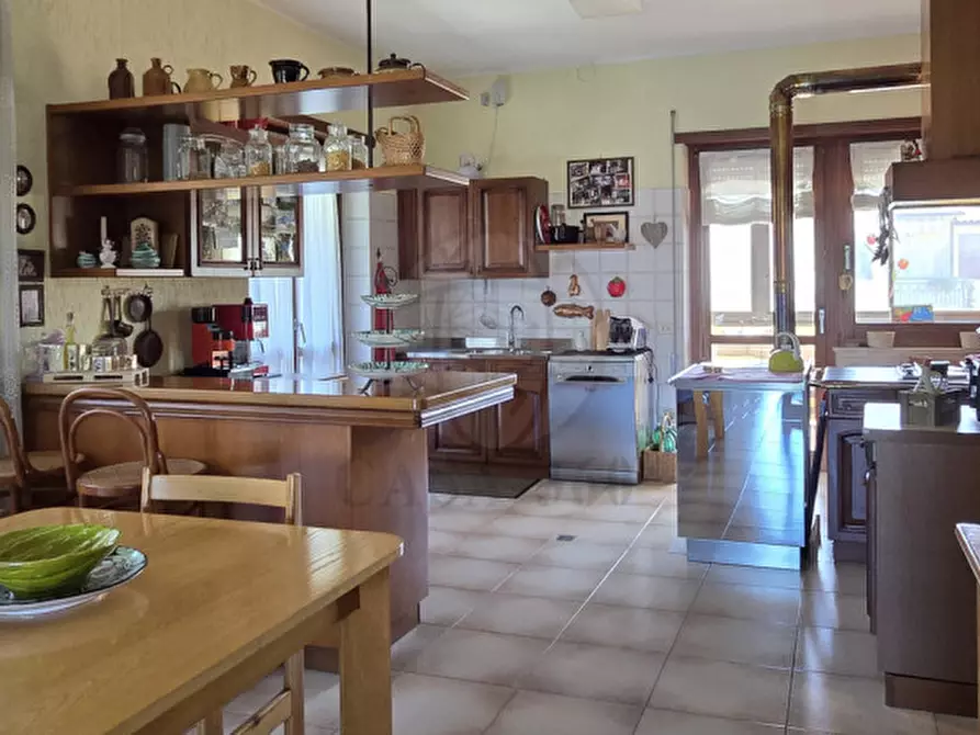 Immagine 3 di Casa indipendente in vendita  in Viale Cesare Battisti, 20 a Acquasparta