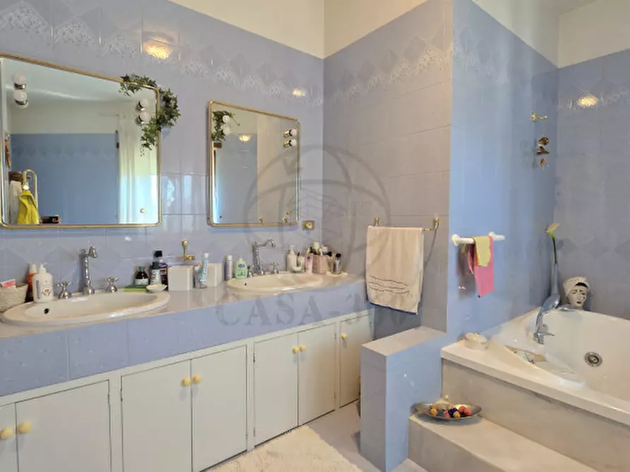 Immagine 19 di Casa indipendente in vendita  in Viale Cesare Battisti, 20 a Acquasparta