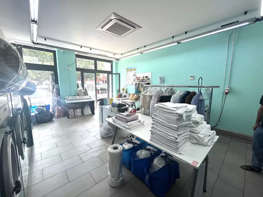 Immagine 1 di Attività commerciale in vendita  in Via Pio Foà a Roma