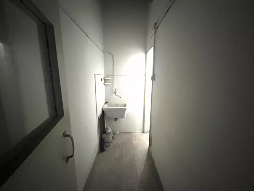 Immagine 10 di Attività commerciale in vendita  in Via Pio Foà a Roma