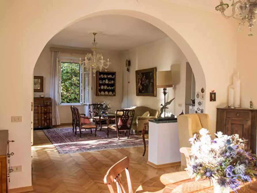 Immagine 3 di Villa in vendita  in via montello 26 a Trento