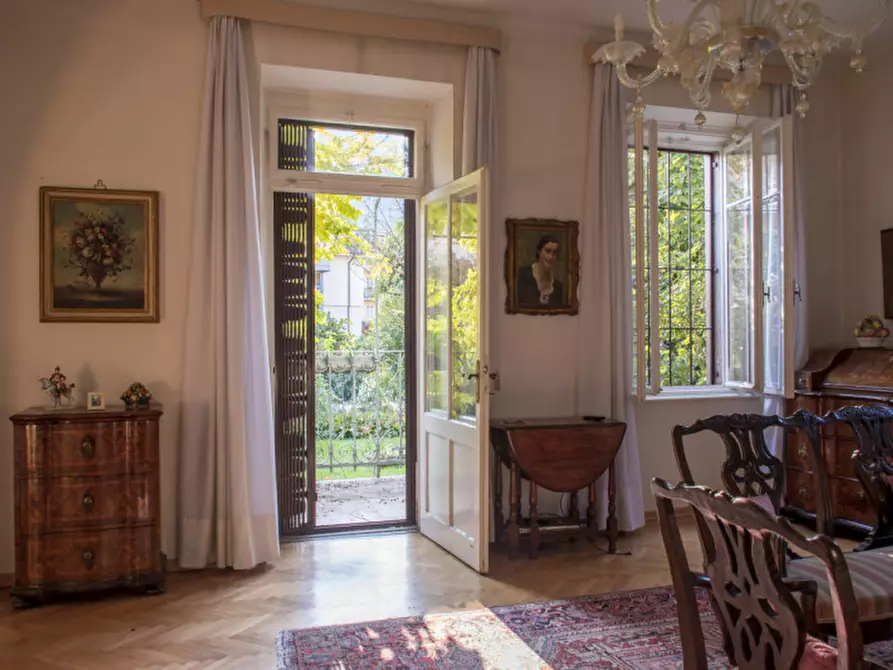 Immagine 8 di Villa in vendita  in via montello 26 a Trento