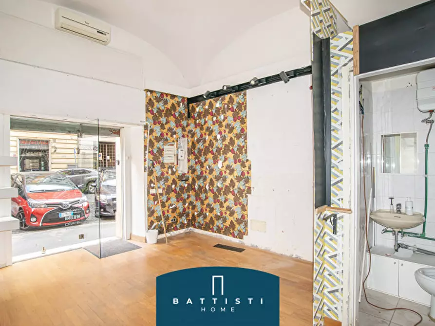 Immagine 9 di Negozio in affitto  in Piazza Cavour a Roma