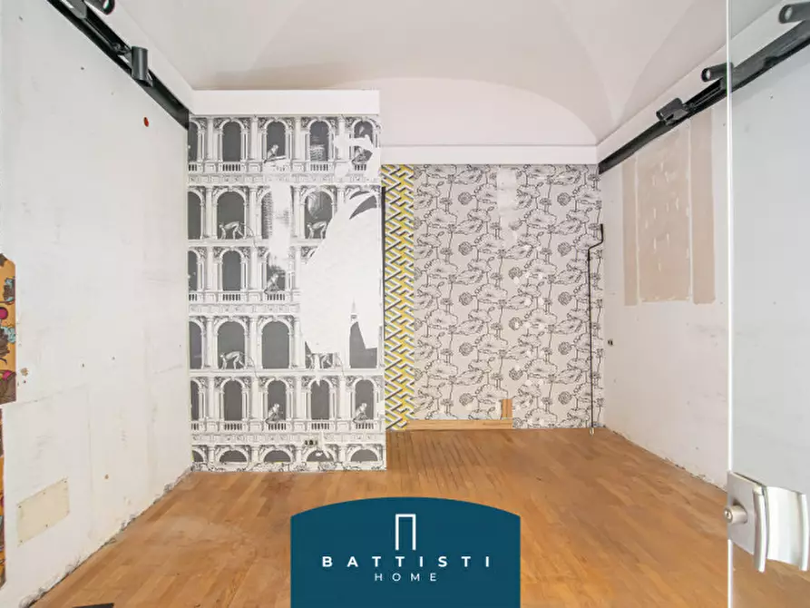 Immagine 10 di Negozio in affitto  in Piazza Cavour a Roma