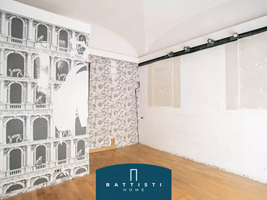 Immagine 11 di Negozio in affitto  in Piazza Cavour a Roma