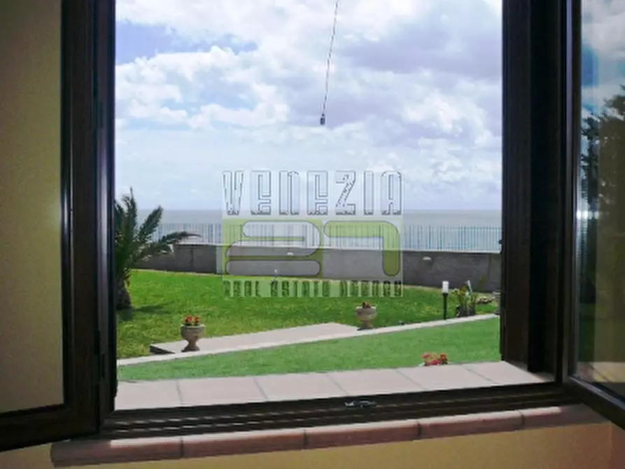 Immagine 3 di Villa in vendita  a Avola