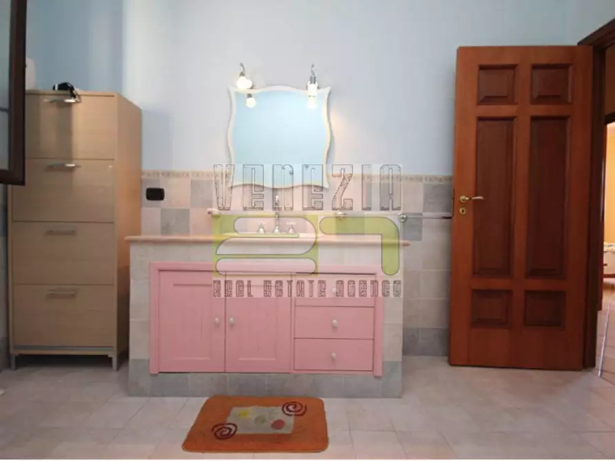 Immagine 12 di Villa in vendita  a Avola