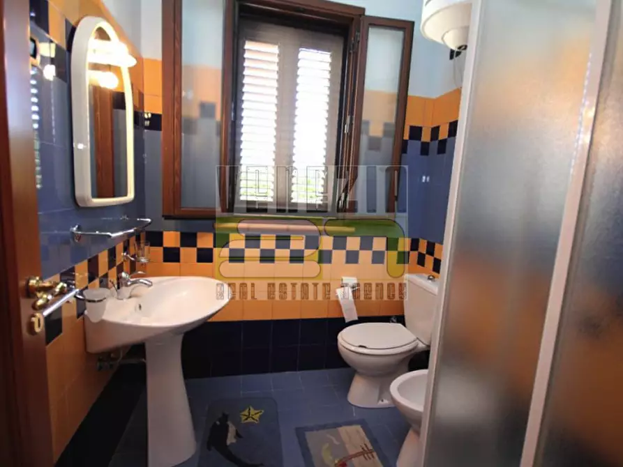 Immagine 14 di Villa in vendita  a Avola