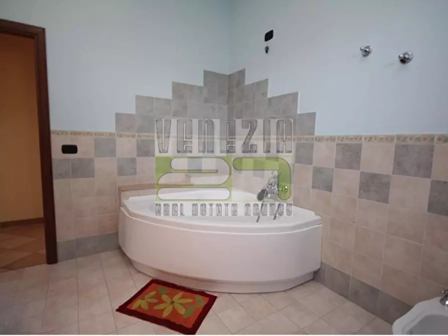 Immagine 17 di Villa in vendita  a Avola