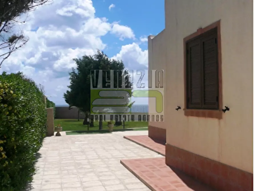 Immagine 20 di Villa in vendita  a Avola