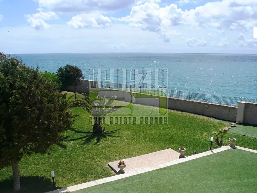 Immagine 24 di Villa in vendita  a Avola