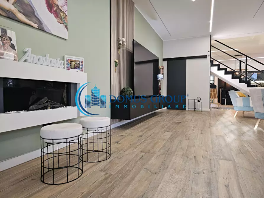 Immagine 6 di Villa in vendita  in Via Belvedere Montello a Roma