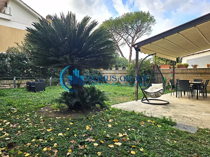 Immagine 9 di Villa in vendita  in Via Belvedere Montello a Roma