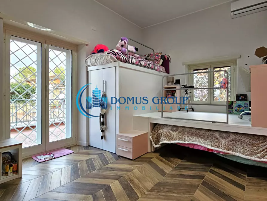 Immagine 44 di Villa in vendita  in Via Belvedere Montello a Roma