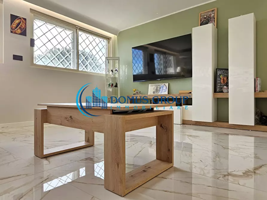 Immagine 54 di Villa in vendita  in Via Belvedere Montello a Roma