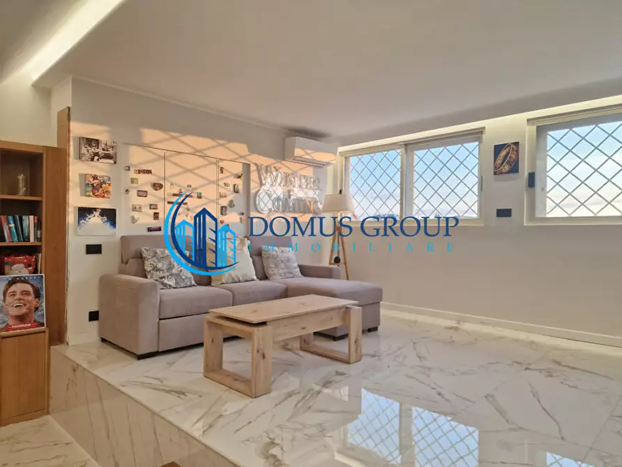 Immagine 61 di Villa in vendita  a Roma