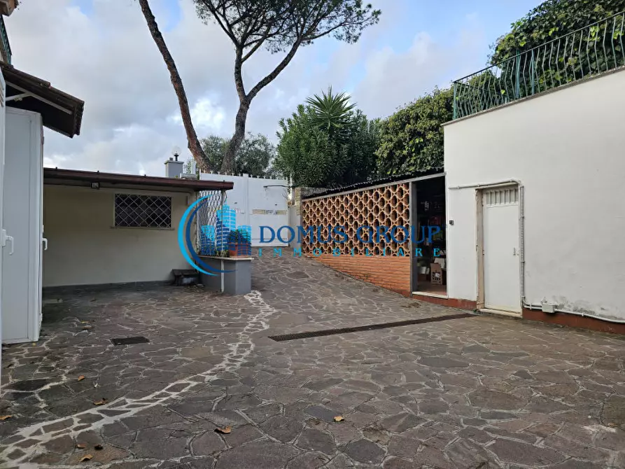 Immagine 64 di Villa in vendita  a Roma