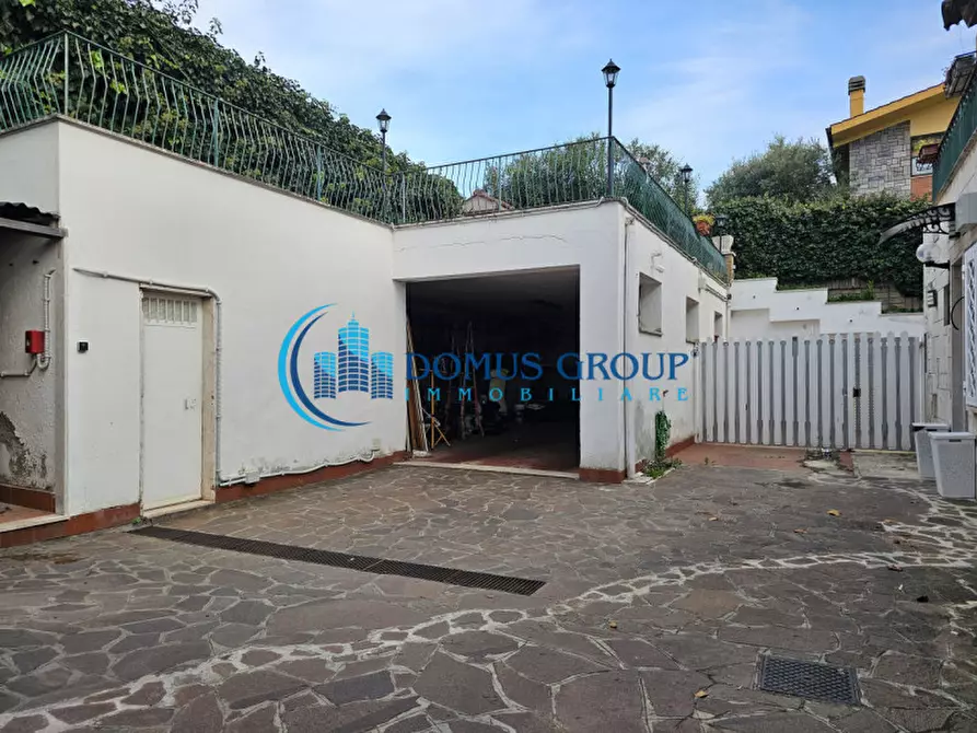 Immagine 65 di Villa in vendita  a Roma