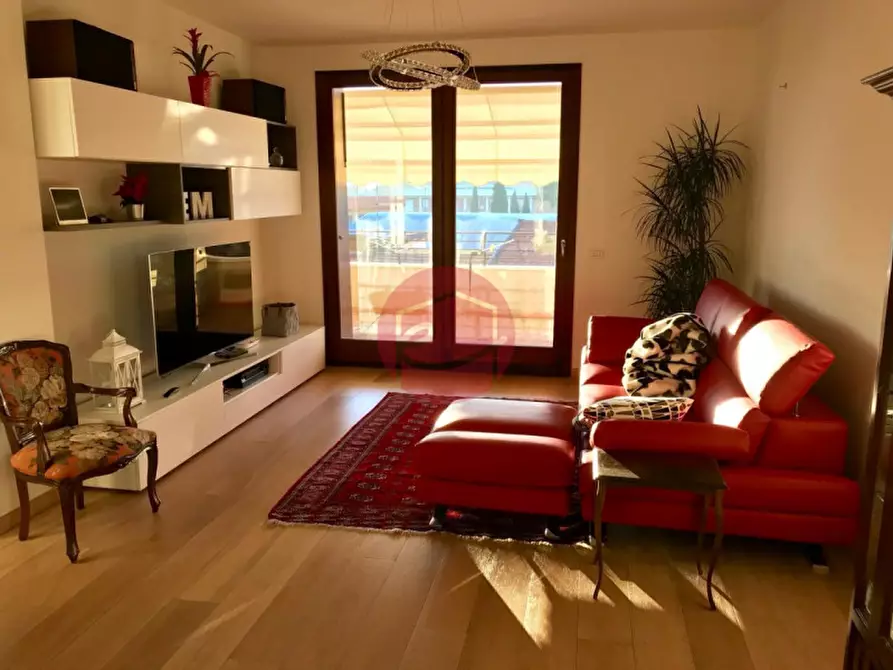 Immagine 2 di Appartamento in vendita  a Santarcangelo Di Romagna