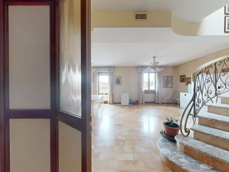 Immagine 2 di Attico in vendita  in Via dei Mille a Vicenza