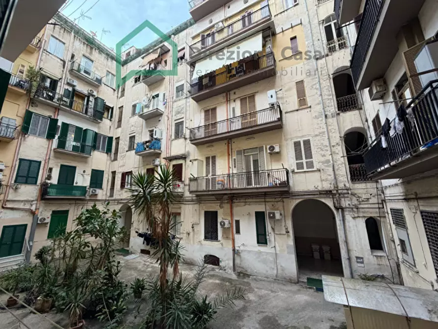 Immagine 13 di Appartamento in vendita  in VIA GENOVA a Napoli