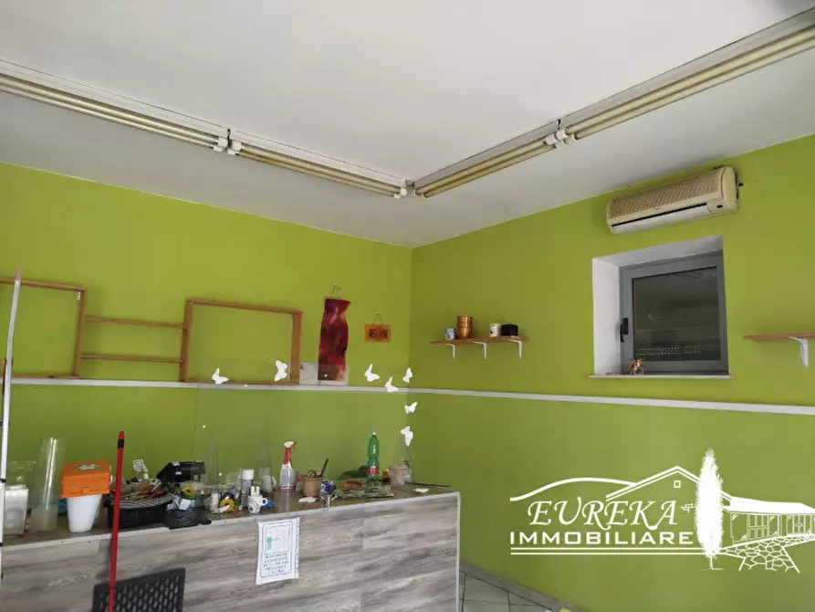 Immagine 8 di Negozio in vendita  in via roma 152 a Castiglione Del Lago