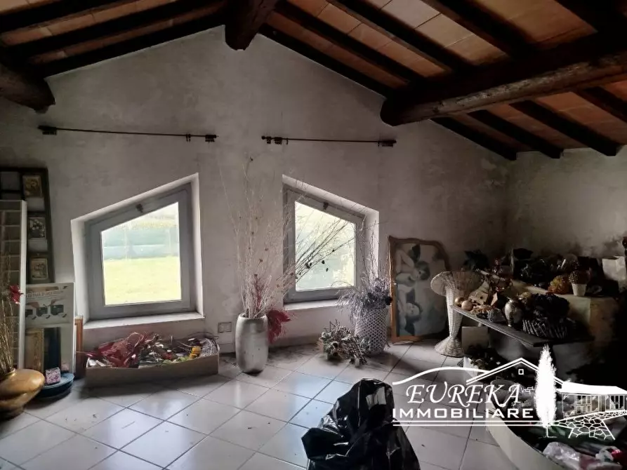 Immagine 13 di Negozio in vendita  in via roma 152 a Castiglione Del Lago