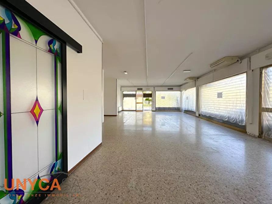 Immagine 3 di Negozio in affitto  a Selvazzano Dentro