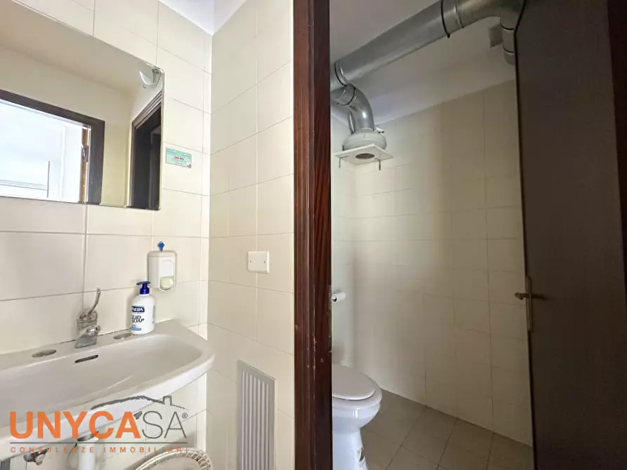 Immagine 4 di Negozio in affitto  a Selvazzano Dentro