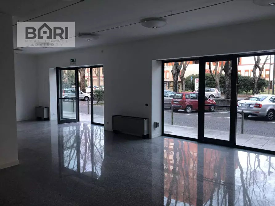 Immagine 2 di Negozio in vendita  in Via Montereale a Pordenone