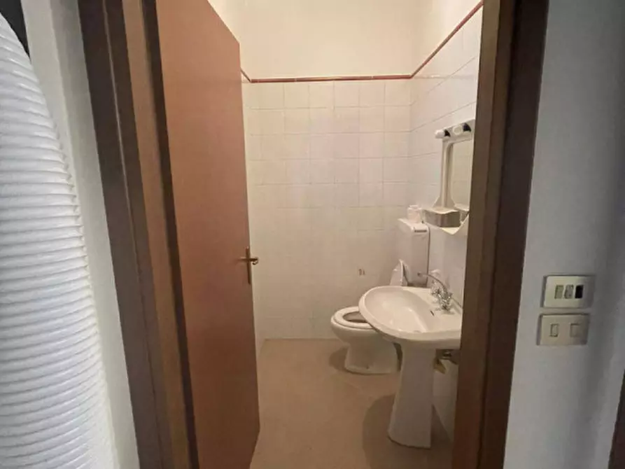 Immagine 4 di Negozio in vendita  in Via Monte Grappa a Cordenons