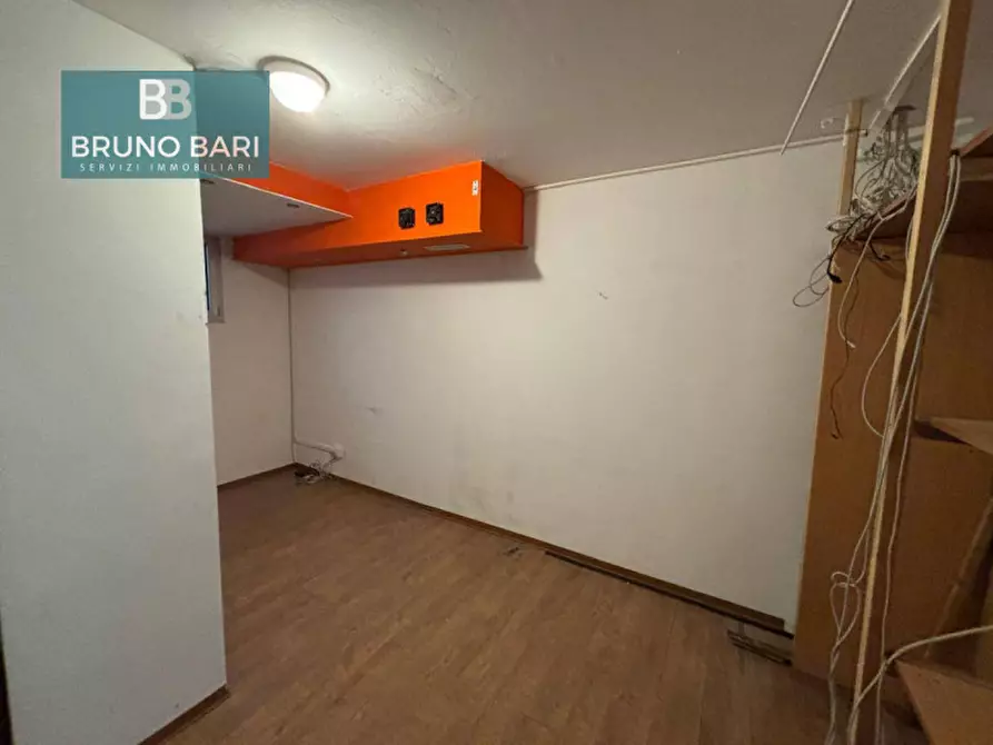 Immagine 5 di Negozio in affitto  in Via Riccardo Pitteri a Aviano